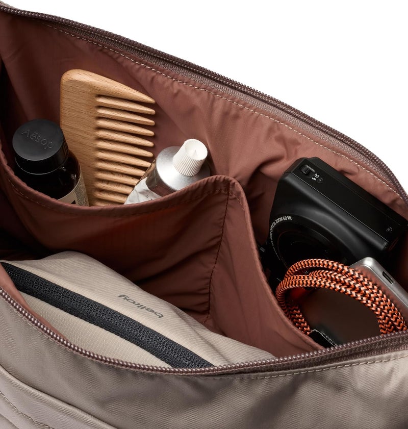 BELLROY Laneway Crescent Bag (everyday 7 liter minimalist shoulder bag with plenty of pockets and adjustable strap) - Fawn - Image 4
